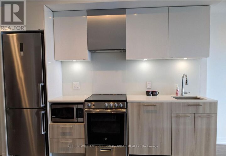Property Photo: 251 Jarvis Street East 4702 ON M5B 2C2