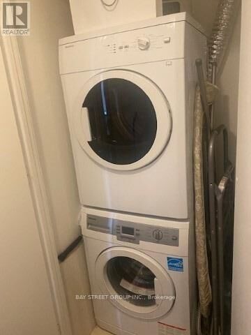 Property Photo:  1 Bloor Street East 1911  ON M4W 1A9 
