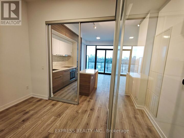 Property Photo:  29 Green Trail Court 1109  ON M2K 1E3 