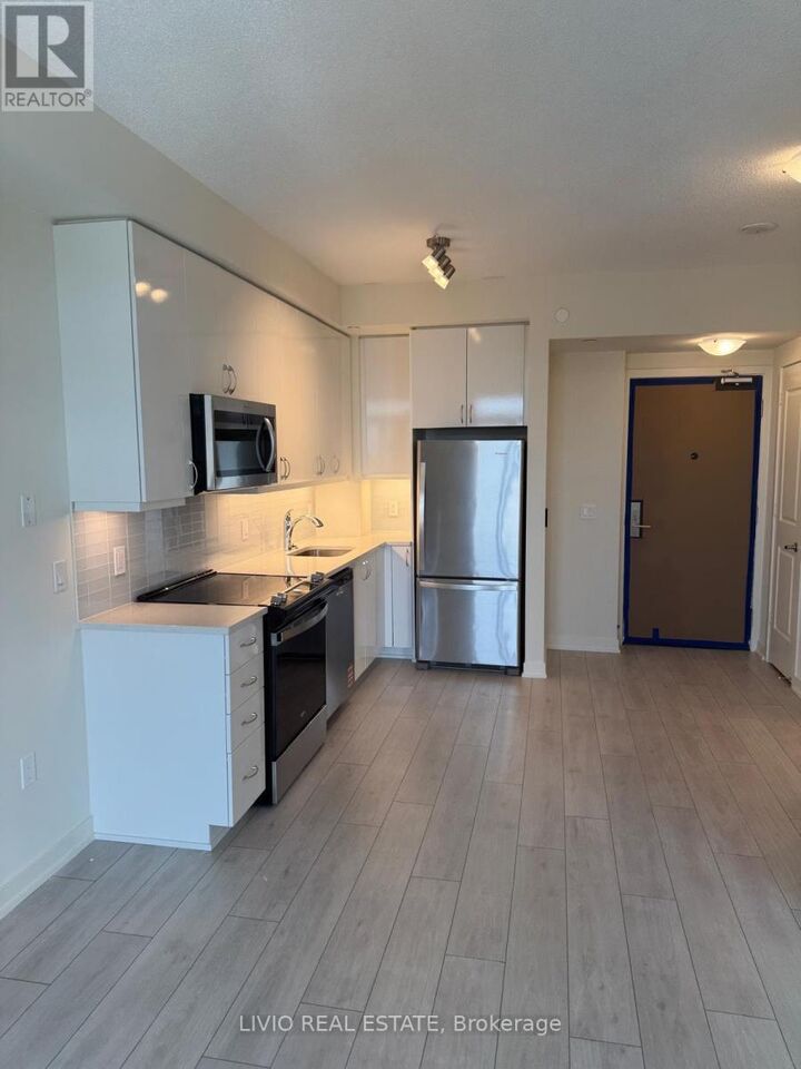 Property Photo: 38 Annie Craig Drive 3609 ON M8V 0G9