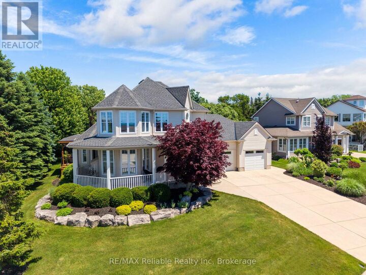 11 Harbour Court — photo 1
