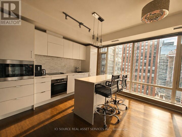 Property Photo: 21 Widmer Street 2809 ON M5V 0B8
