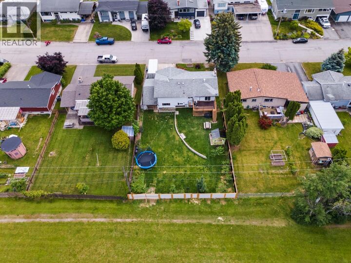 Property Photo:  2408 Birch Street  BC V0B 1G5 