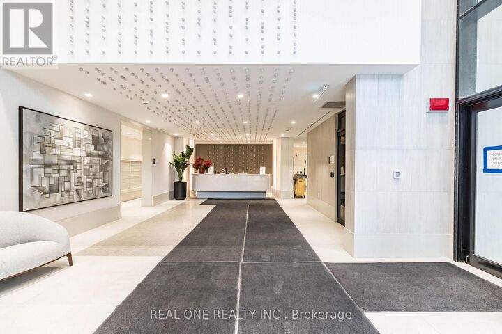 Property Photo:  2020 Bathurst Street 722  ON M5P 0A6 