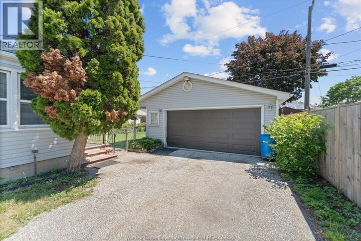 Property Photo:  964 Eastlawn Avenue  ON N8S 3H9 