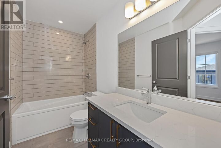 Property Photo:  1124 Gabriel Street 304  ON K1C 1K8 
