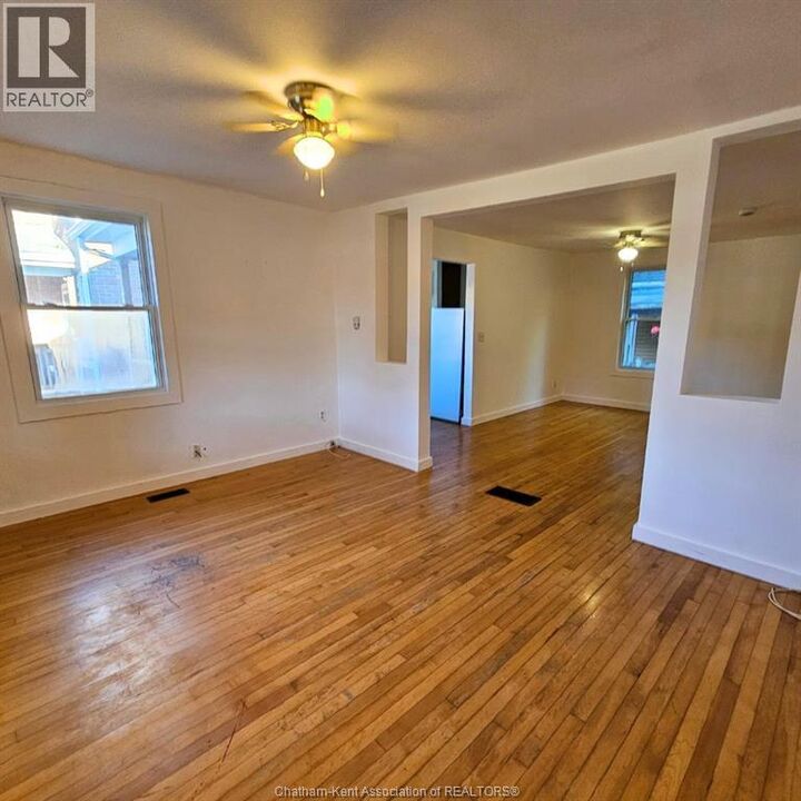 Property Photo:  201 Park Street  ON N7M 3S1 