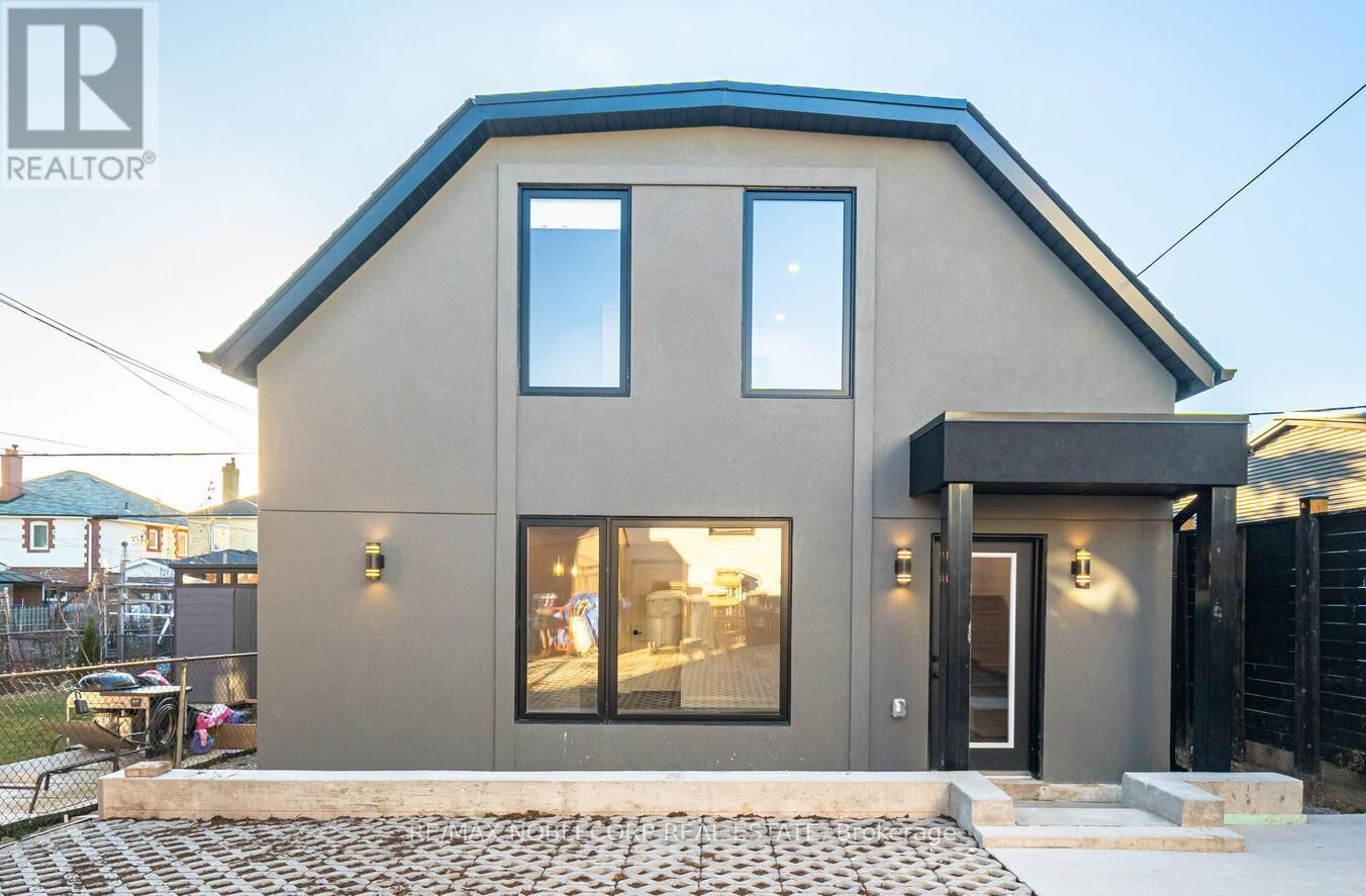 Property Photo:  16 Little Boulevard G-Suite  ON M6E 4N2 
