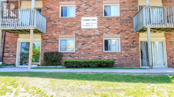 Property Photo:  3 Sawmill Road 2  ON L4N 6X3 