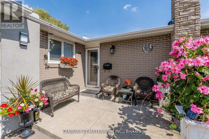 Property Photo: 20 Dunblaine Crescent ON L6T 3H2