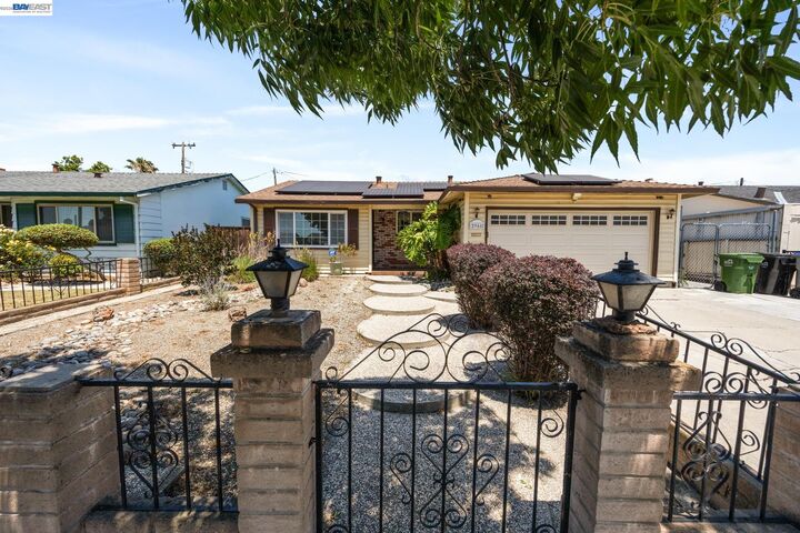 Property Photo:  2966 Ridgemont Dr  CA 95127 