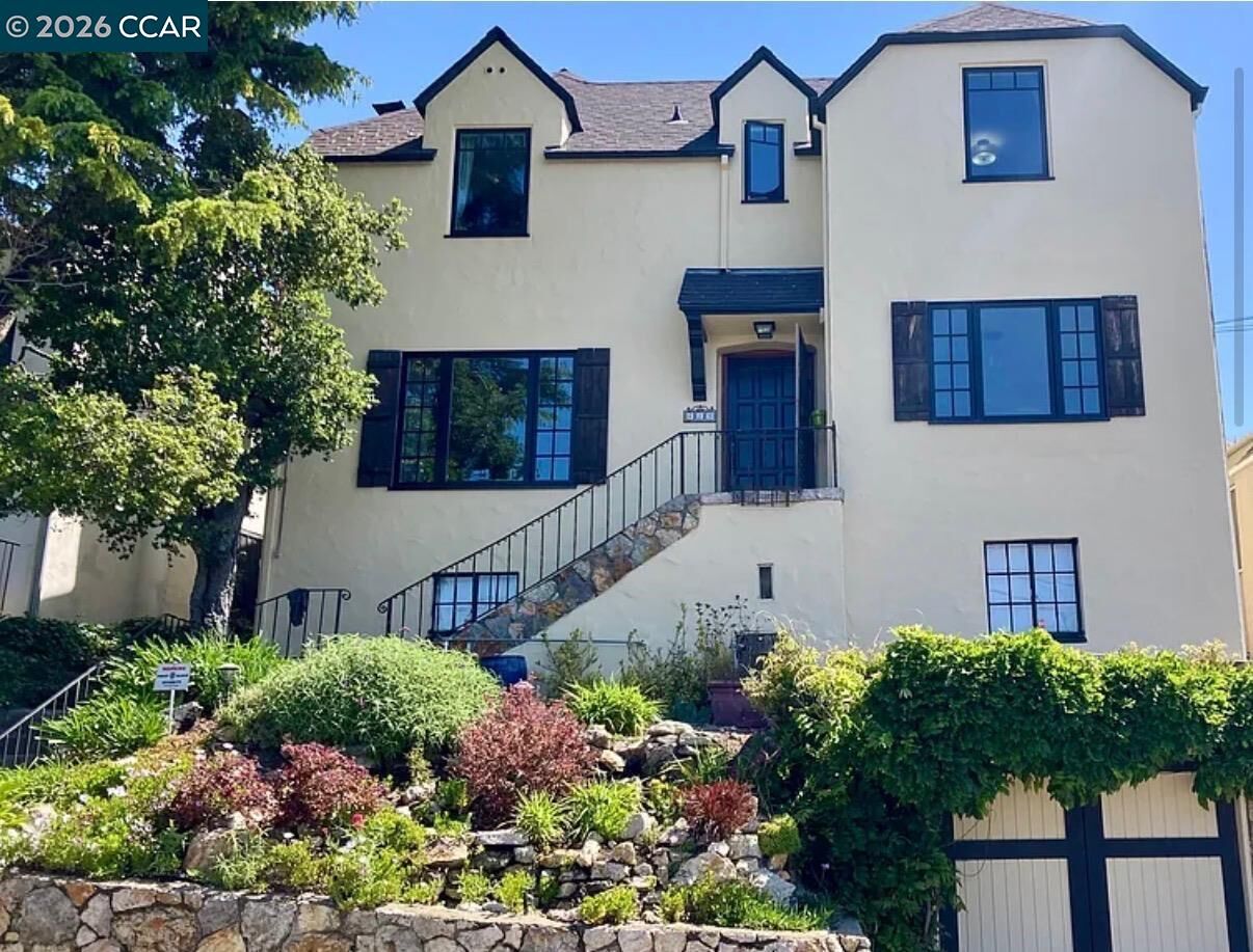 Property Photo:  629 Santa Rosa Ave  CA 94707 