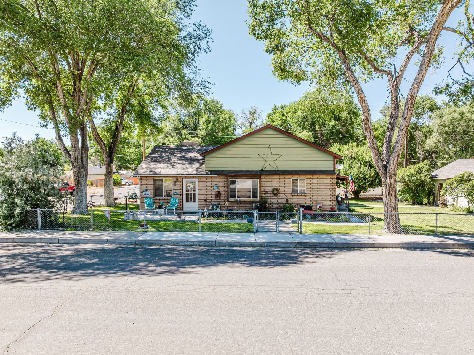 Property Photo: 815 Ouderkirk Avenue NV 89801