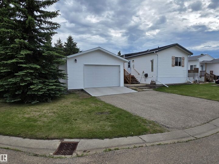 Property Photo:  3400 48 Street 88B  AB T7Z 1S1 