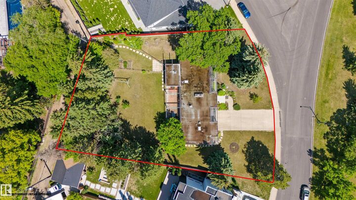 Property Photo: 8 Laurier Place NW AB T5R 5P4