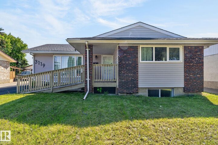 3119 104 Street NW — photo 1