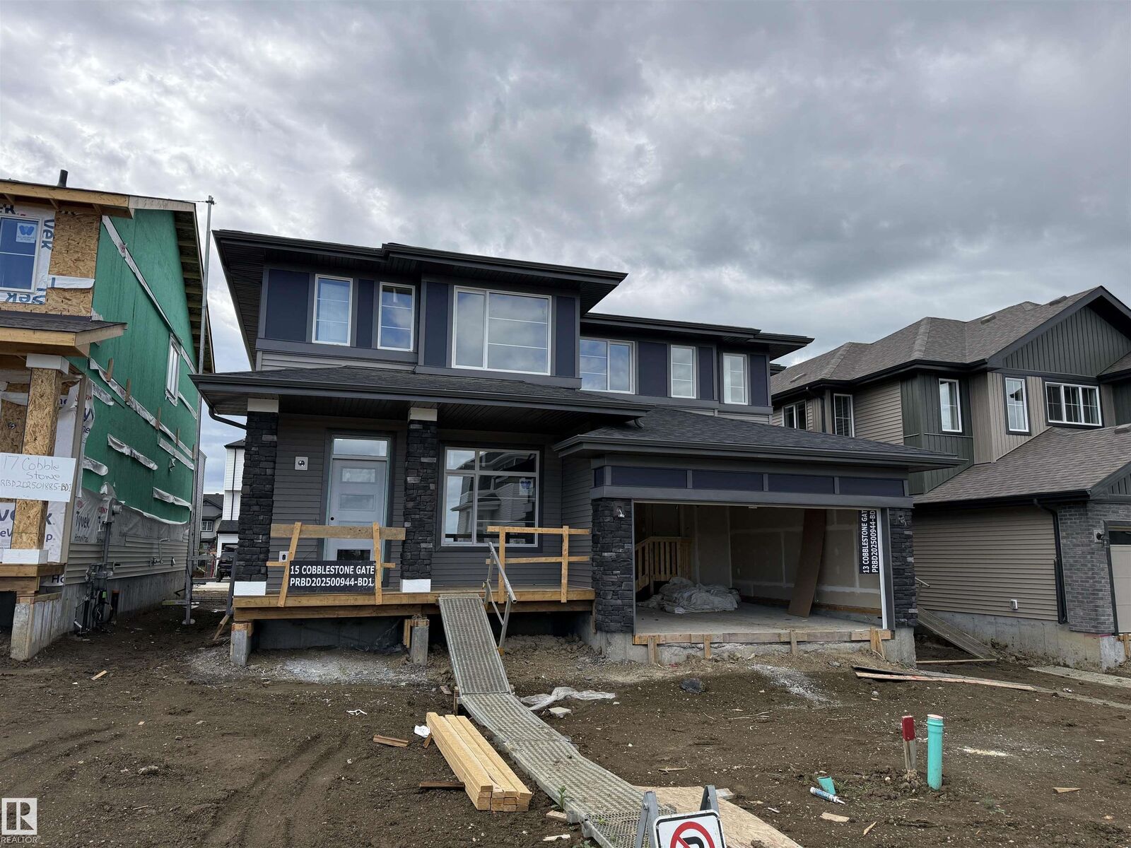 Property Photo:  15 Cobblestone Gate  AB T7X 4E4 