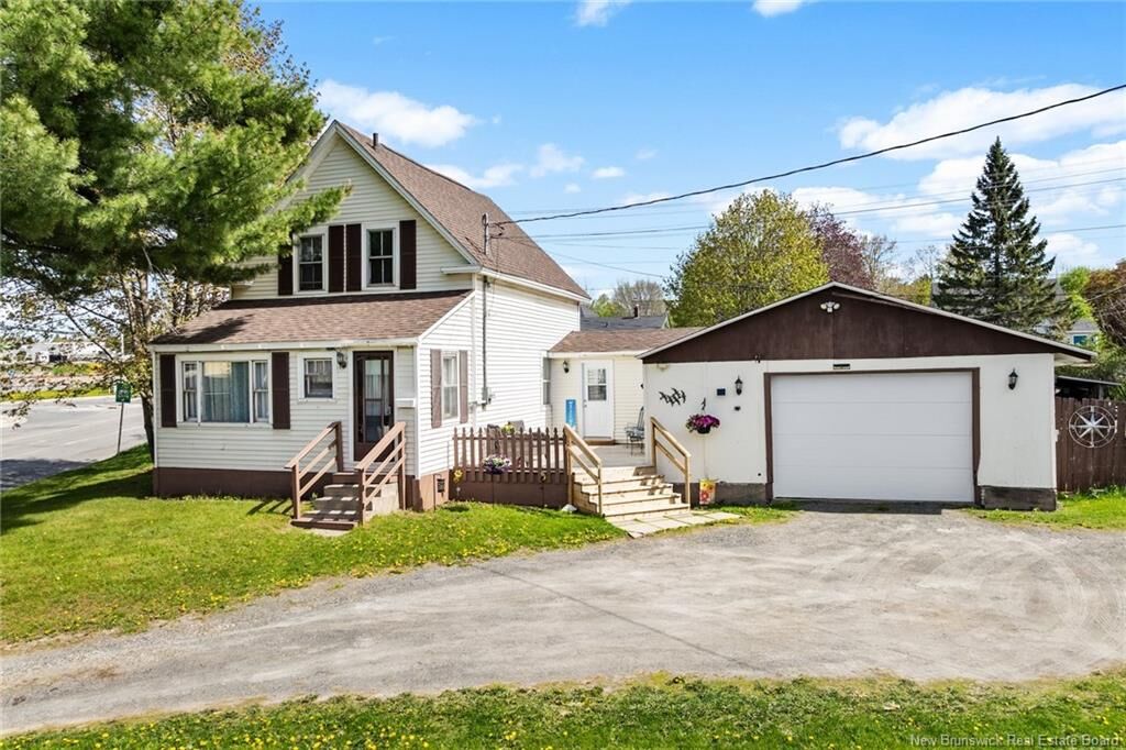 Property Photo:  230 St Mary'S Street  NB E3A 2S4 