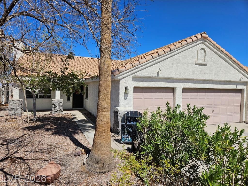 Property Photo: 101 Aruba Isle Drive NV 89002
