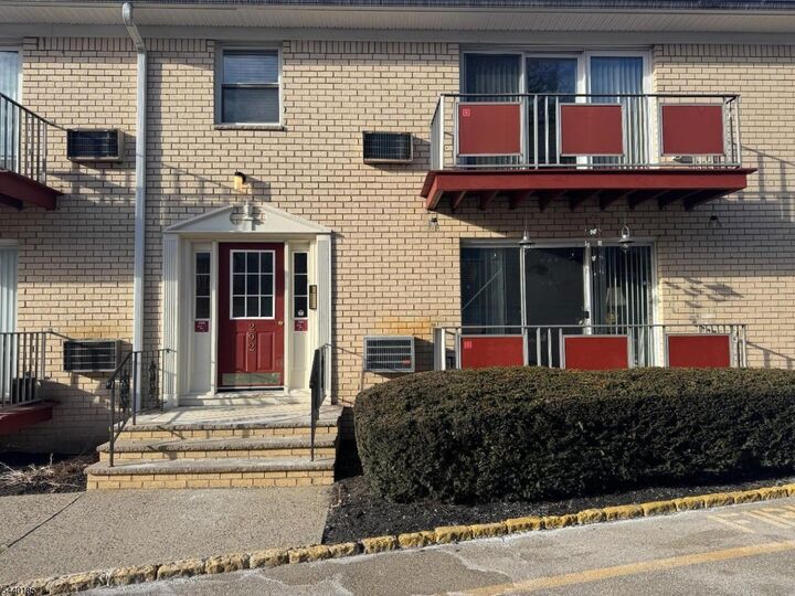 Property Photo:  292 Hoover Ave 6  NJ 07003 