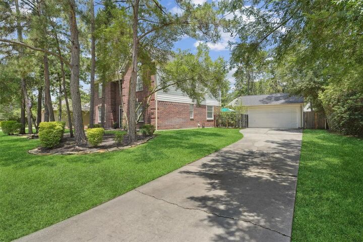 Property Photo: 74 W Summer Storm Circle TX 77381