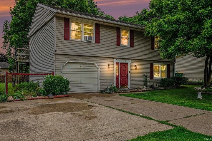 Property Photo:  2421 E 5th Street  IN 46544 