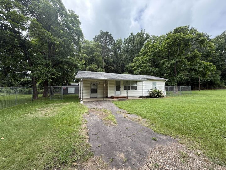 Property Photo:  405 Capitol  TX 75644 