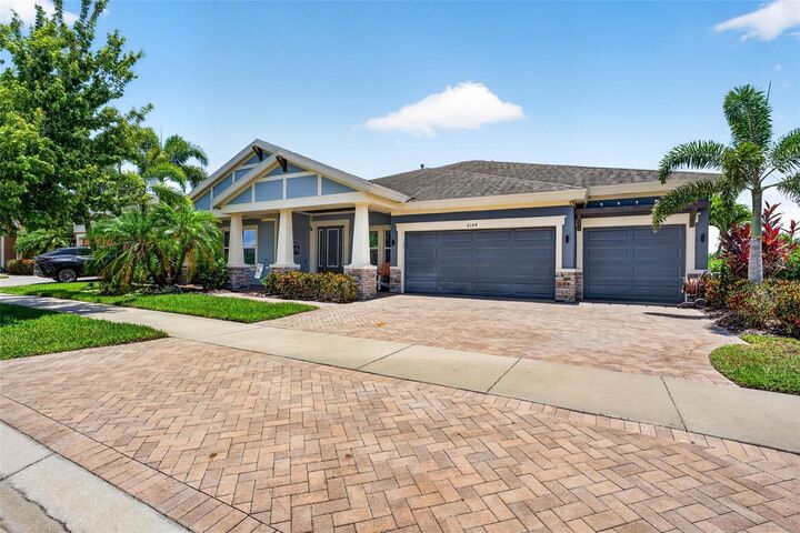 Property Photo: 6104 Shadowlake Drive FL 33572