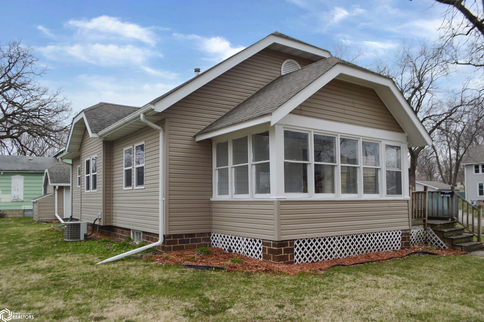 Property Photo: 602 S Jones Street IA 50511