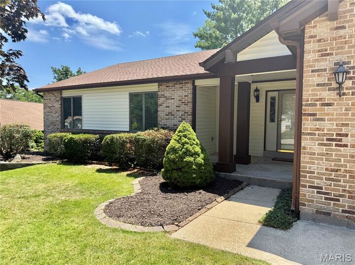 Property Photo:  6 Quiet Brook Court  MO 63303 