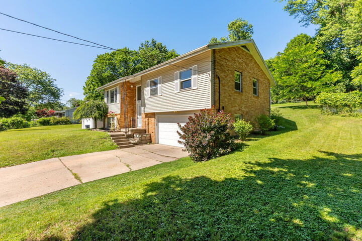 Property Photo:  1133 Dick Avenue NW  MI 49504 