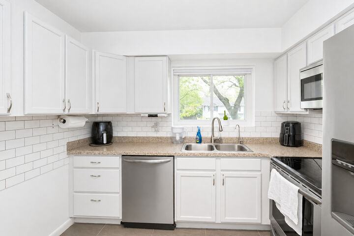 Property Photo: 268 N Carter Street 201 IL 60067