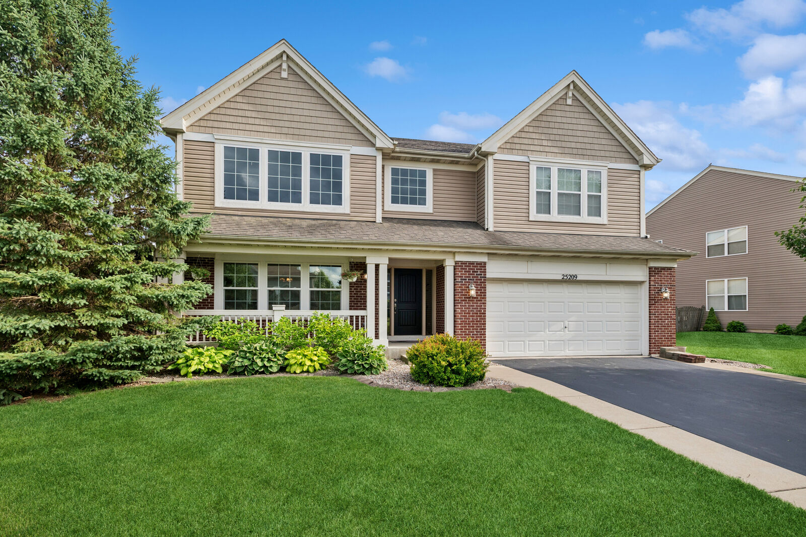 Property Photo:  25209 Scott Drive  IL 60544 