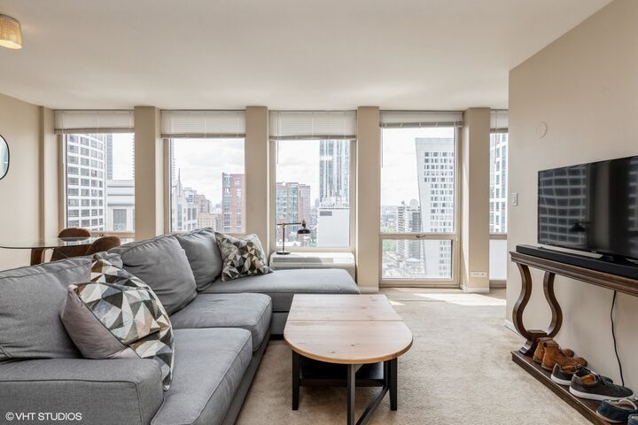Property Photo: 111 E Chestnut Street 26D IL 60611