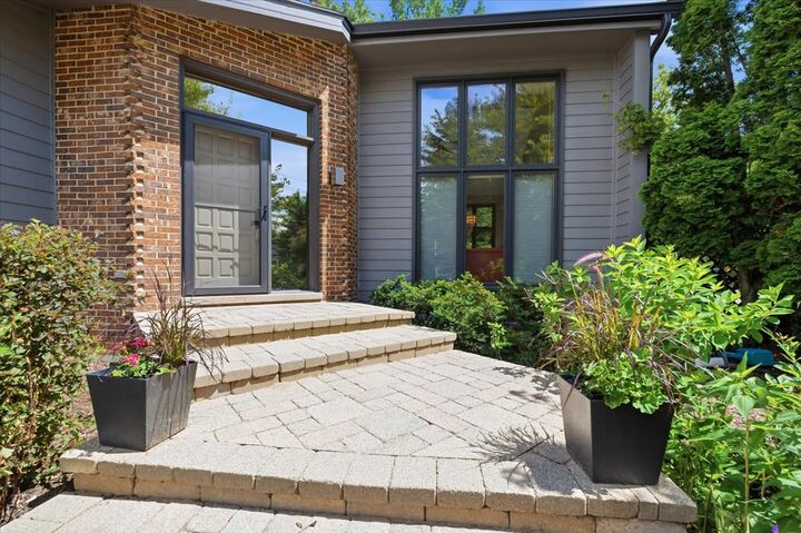 Property Photo: 1755 S Wiesbrook Road IL 60189