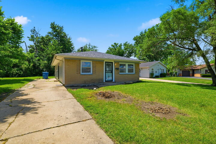 Property Photo:  1942 Beacon Court  IL 60411 