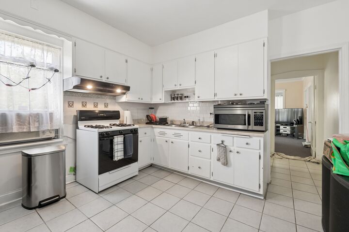 Property Photo:  2205 N Melvina Avenue  IL 60639 