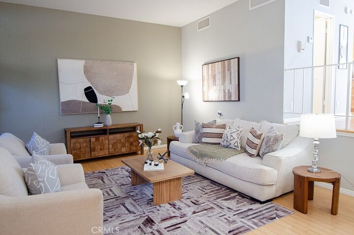 Property Photo:  469 S Catalina Avenue  CA 91106 
