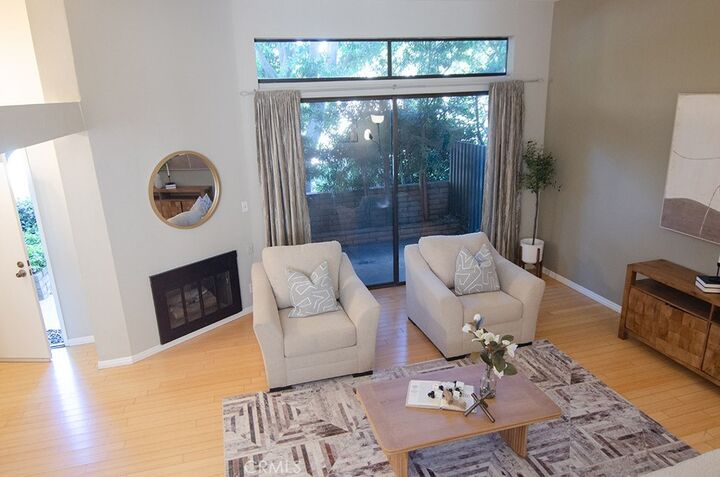 Property Photo:  469 S Catalina Avenue  CA 91106 