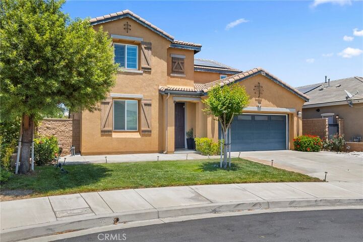 Property Photo:  15466 Red Pepper  CA 92336 