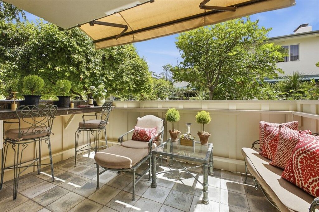 Property Photo:  757 S Orange Grove Boulevard S 1  CA 91105 