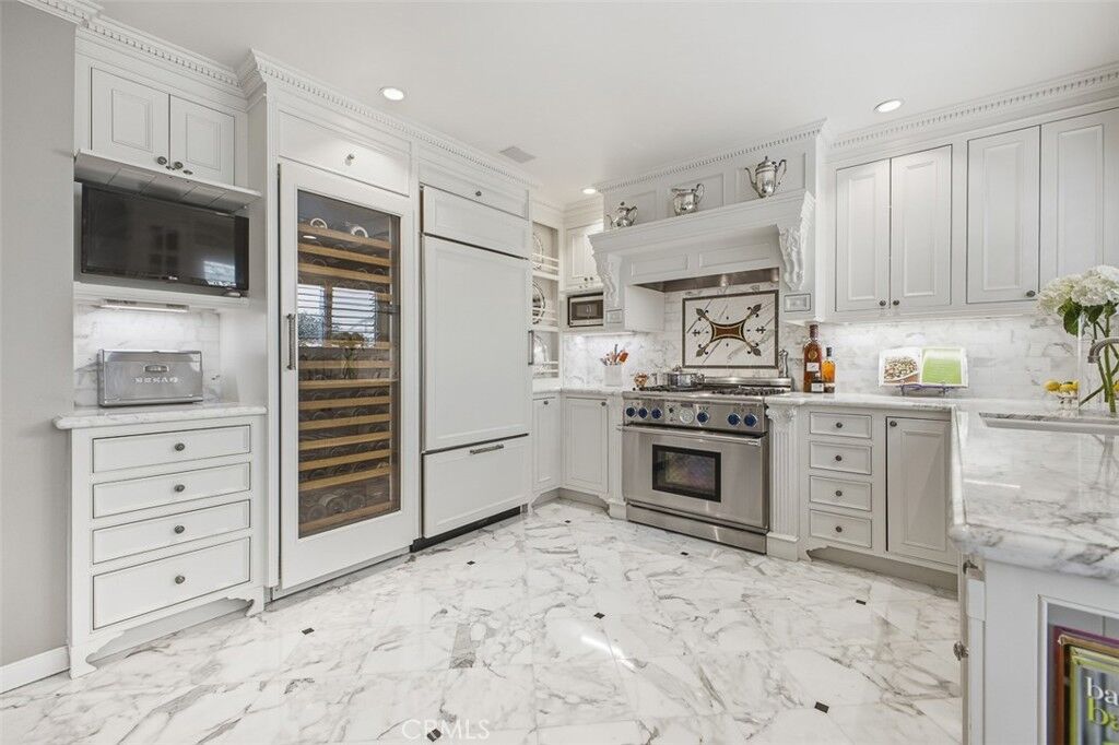 Property Photo:  757 S Orange Grove Boulevard S 1  CA 91105 