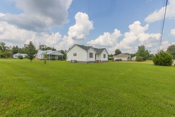 Property Photo:  103 Robin Hood Rd  TN 38462 