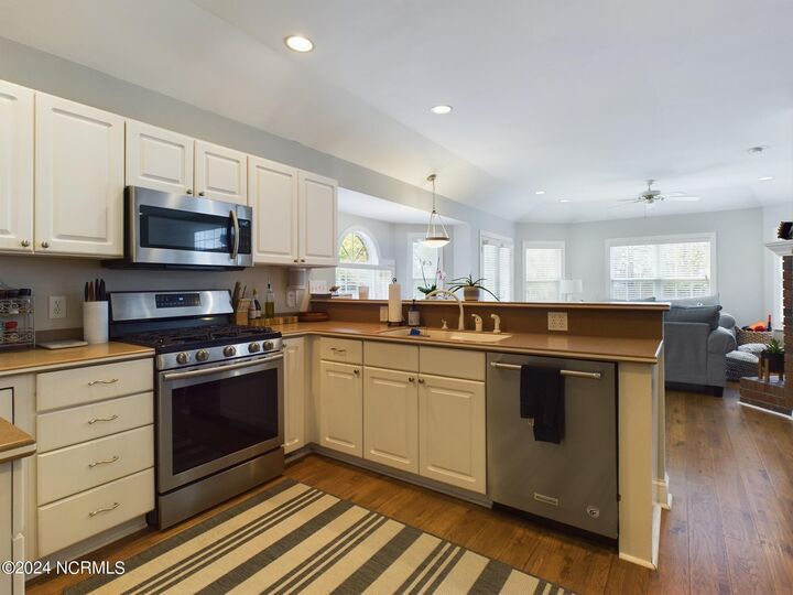 Property Photo:  4 McQueen Place  NC 28374 