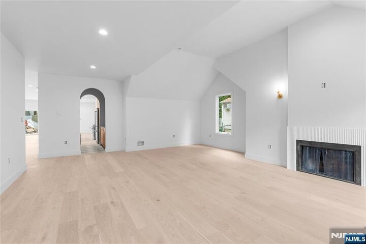 Property Photo:  514 High Street  NJ 07624 