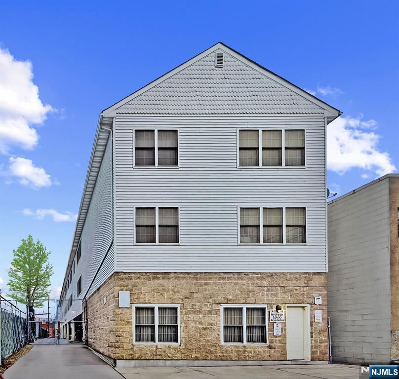 Property Photo:  9-11 Madison Avenue 18  NJ 07524 