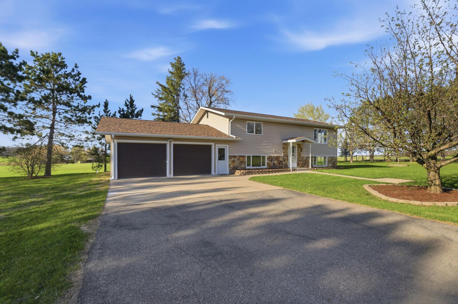 Property Photo:  4647 County Road 121  MN 56449 