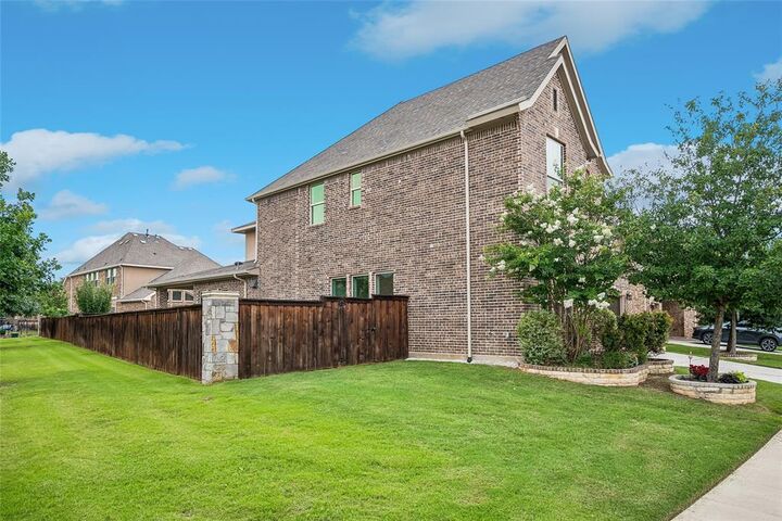Property Photo: 635 Westhaven Road TX 75019