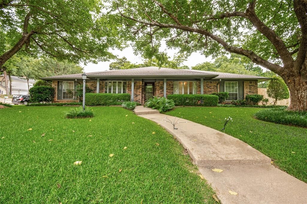 Property Photo:  4700 Creekside Drive  TX 76013 