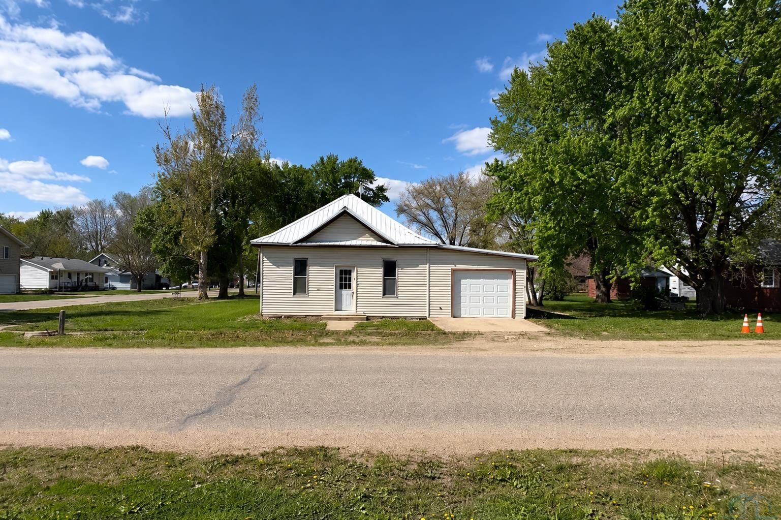 Property Photo: 301 E Bridge Street IA 51004
